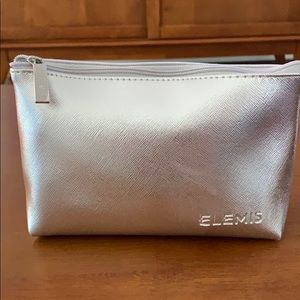 ELEMIS Bath & Body - NWT Elemis face body skin gift set with makeup bag ELEMIS Bath & Body - NWT Elemis face body skin gift set with makeup bag